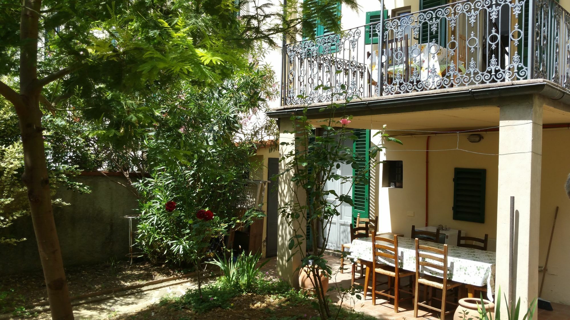 La Villa Nei Fiori Florence Exterior photo