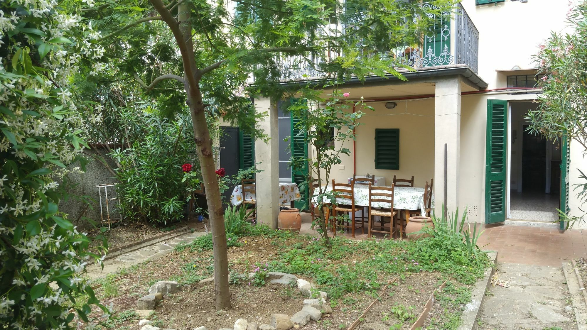 La Villa Nei Fiori Florence Exterior photo